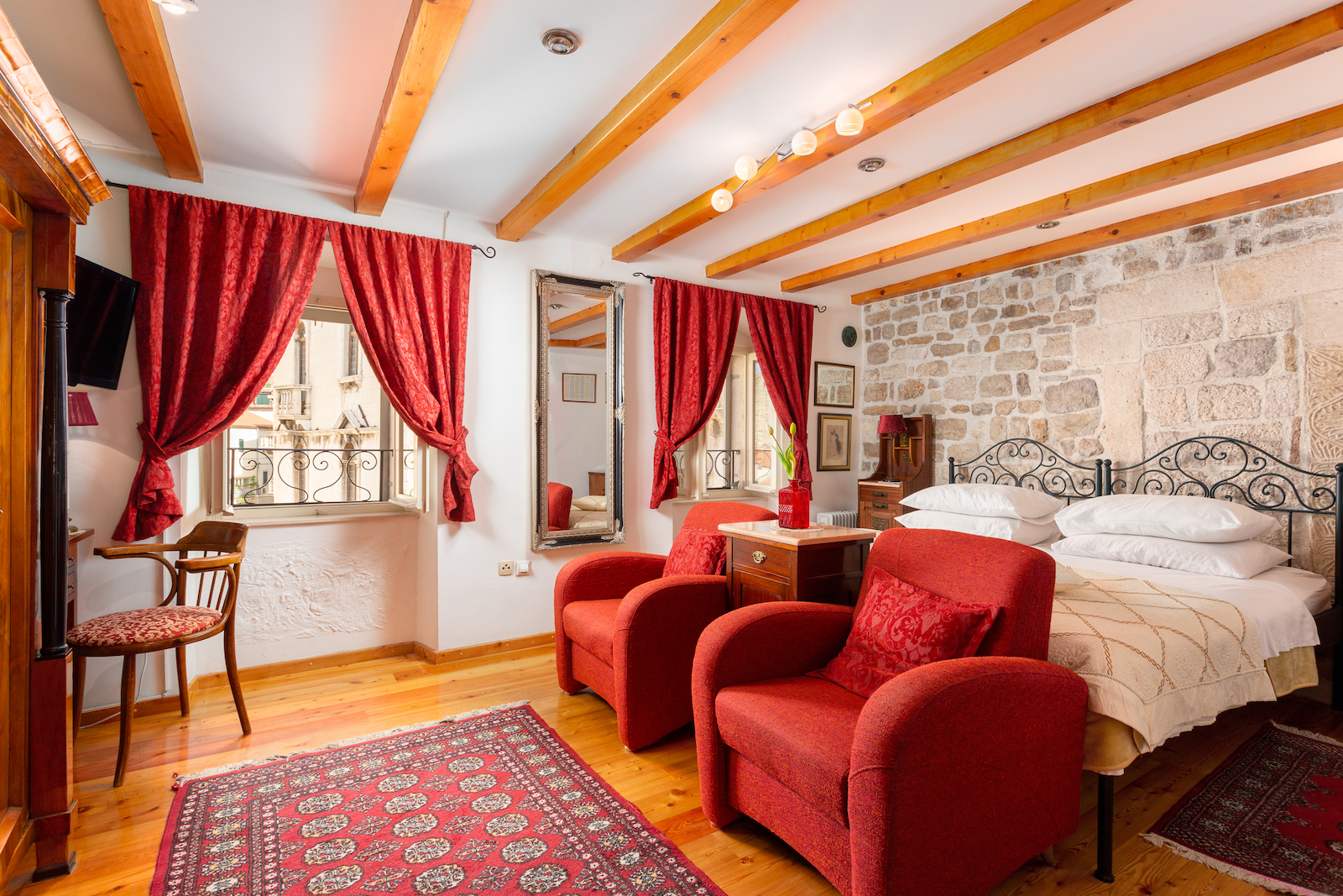 https://www.dalmatia-travel.com/Luxury Promenade Room